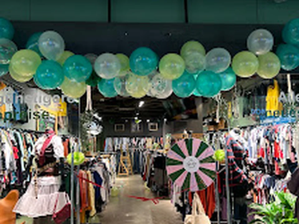 2nd Fit - Second Hand & Vintage Shop