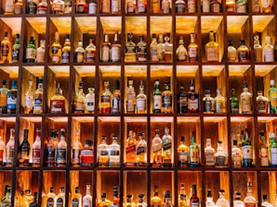 CIU` DIE BAR