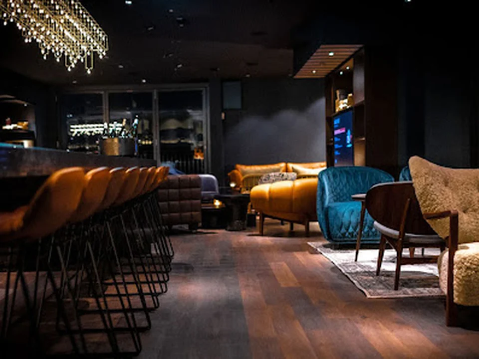 Cloud One Wine Bar & Lounge