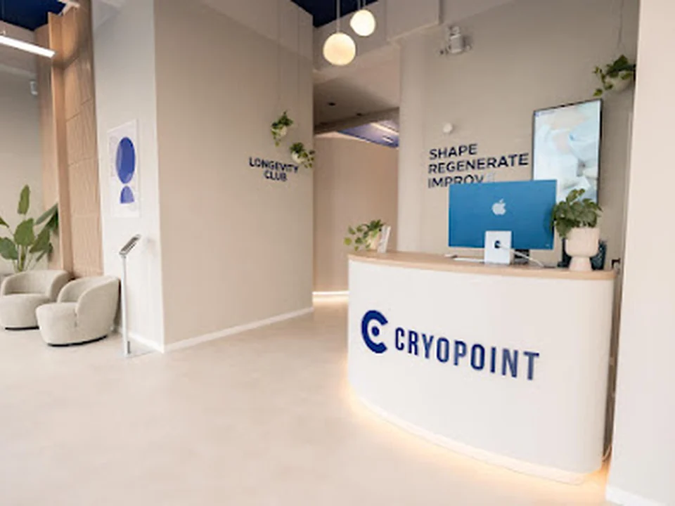 CRYOPOINT Hamburg Zentrum Kältekammer / Kältesauna / Kryosauna / Eissauna