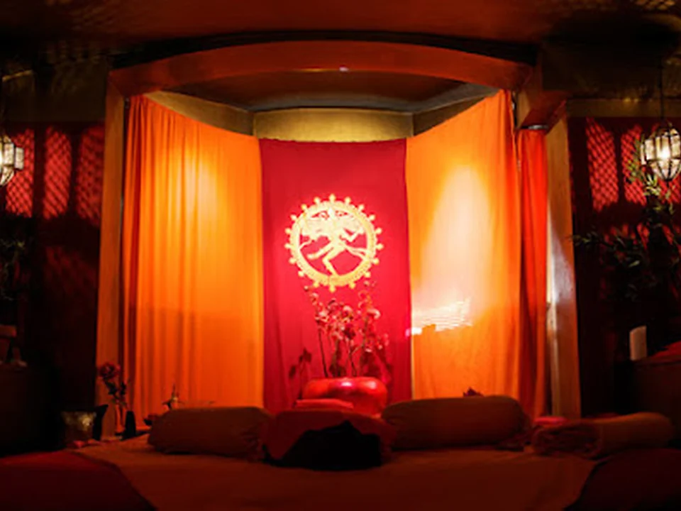 Massagelounge Hamburg - Tantra Massagen und Wellness Massagen