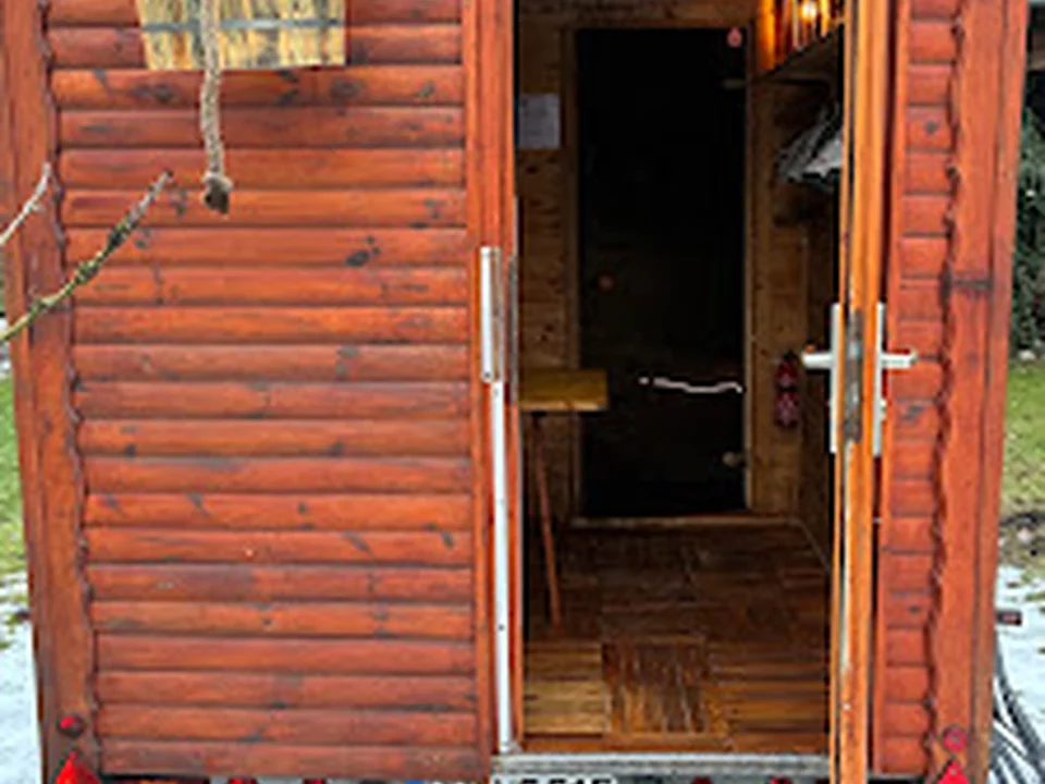Foto de Mobile Sauna Hausbruch – Sauna & Jacuzzi mieten Hamburg