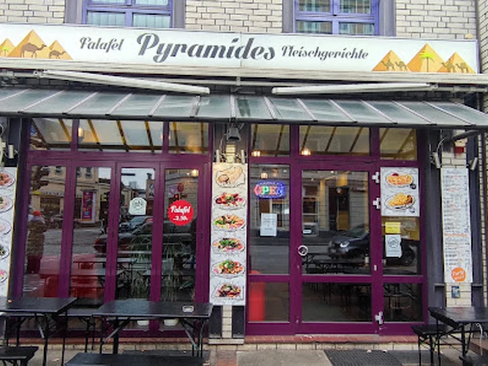 Pyramides