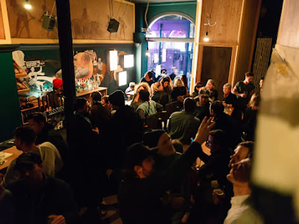 Tipsy Baker Bar Hamburg