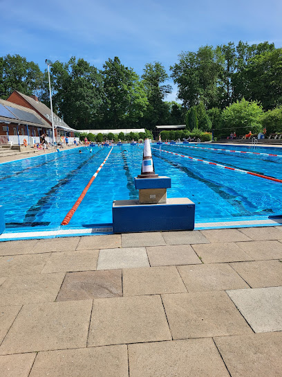 Freibad Poseidon Hamburg / Poseidon Bad